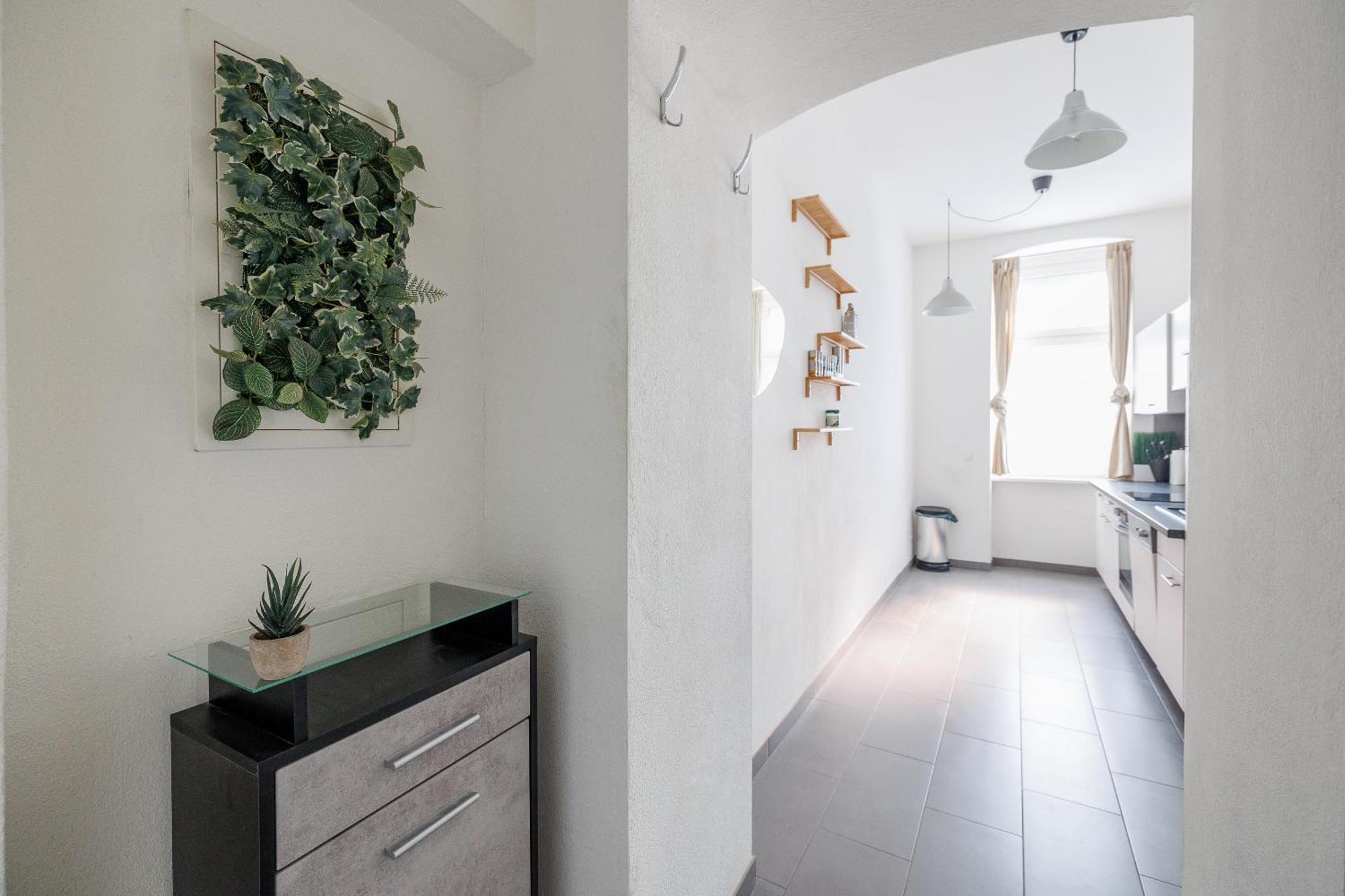 Modern City Apartment In Виена Екстериор снимка