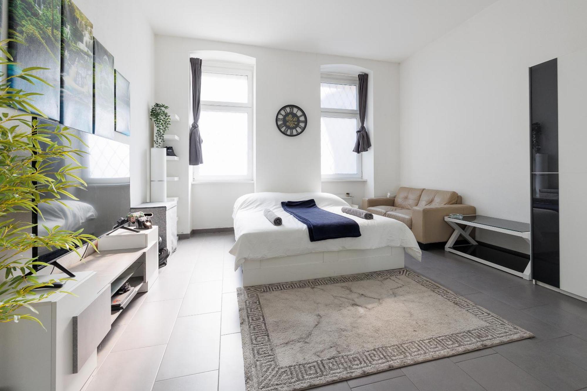 Modern City Apartment In Виена Екстериор снимка