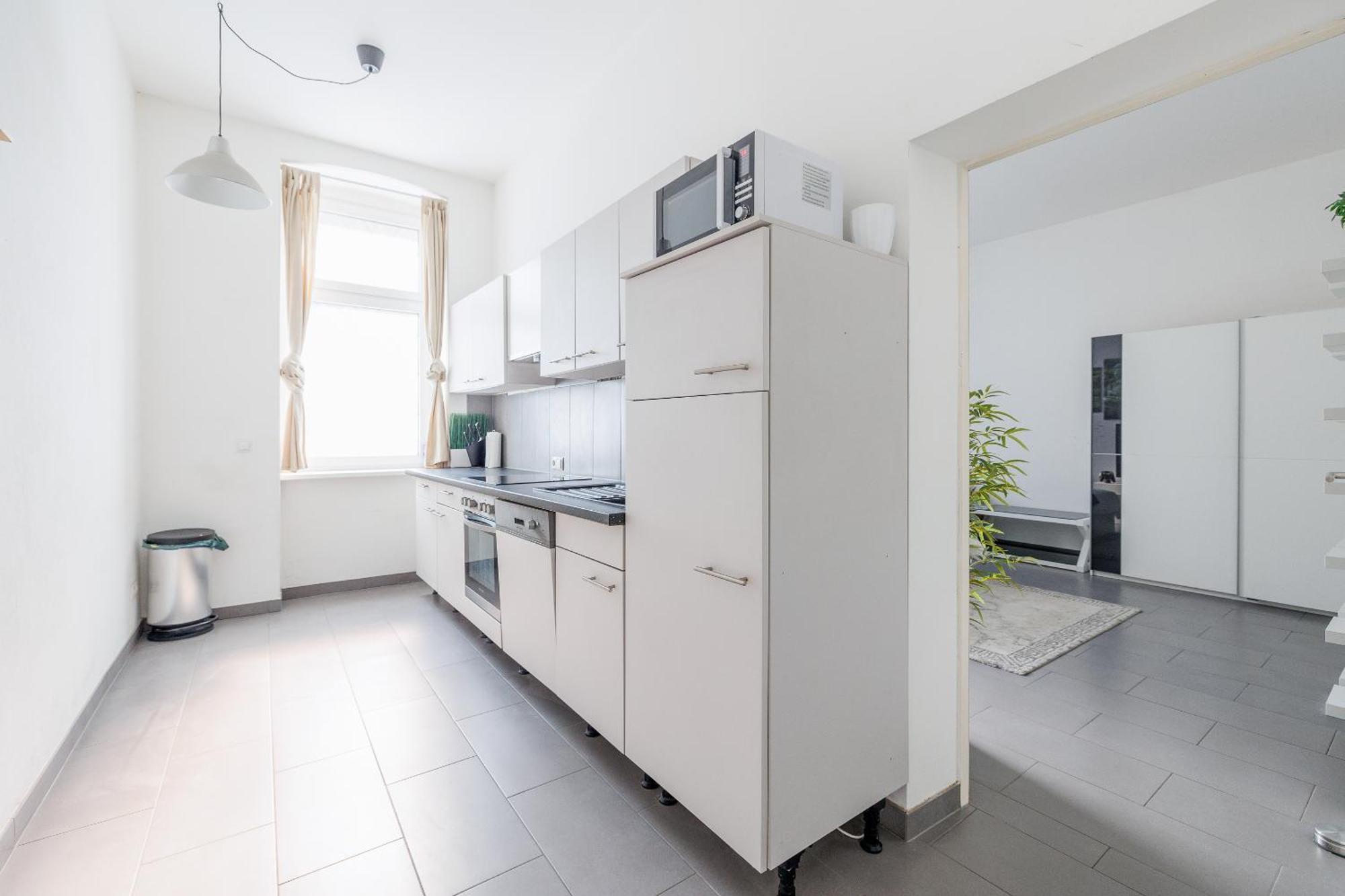 Modern City Apartment In Виена Екстериор снимка
