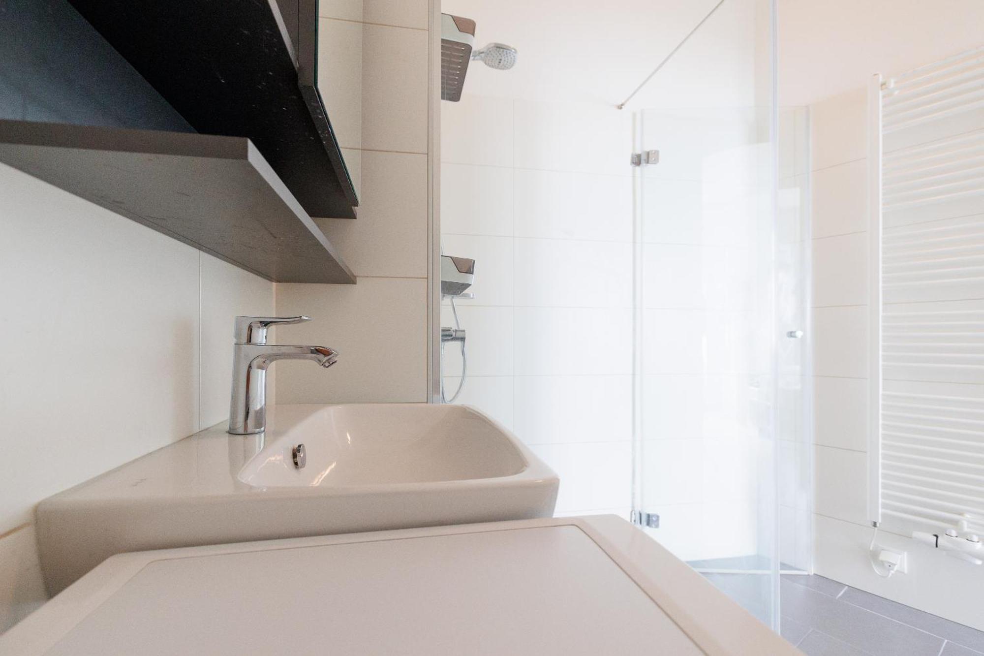 Modern City Apartment In Виена Екстериор снимка