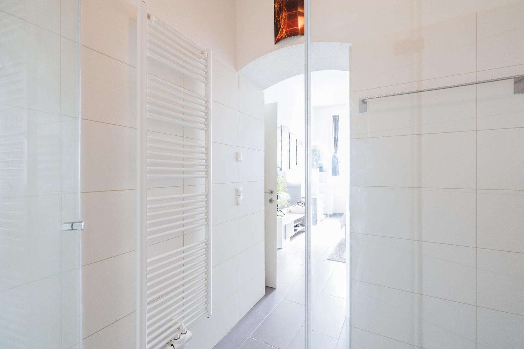 Modern City Apartment In Виена Екстериор снимка